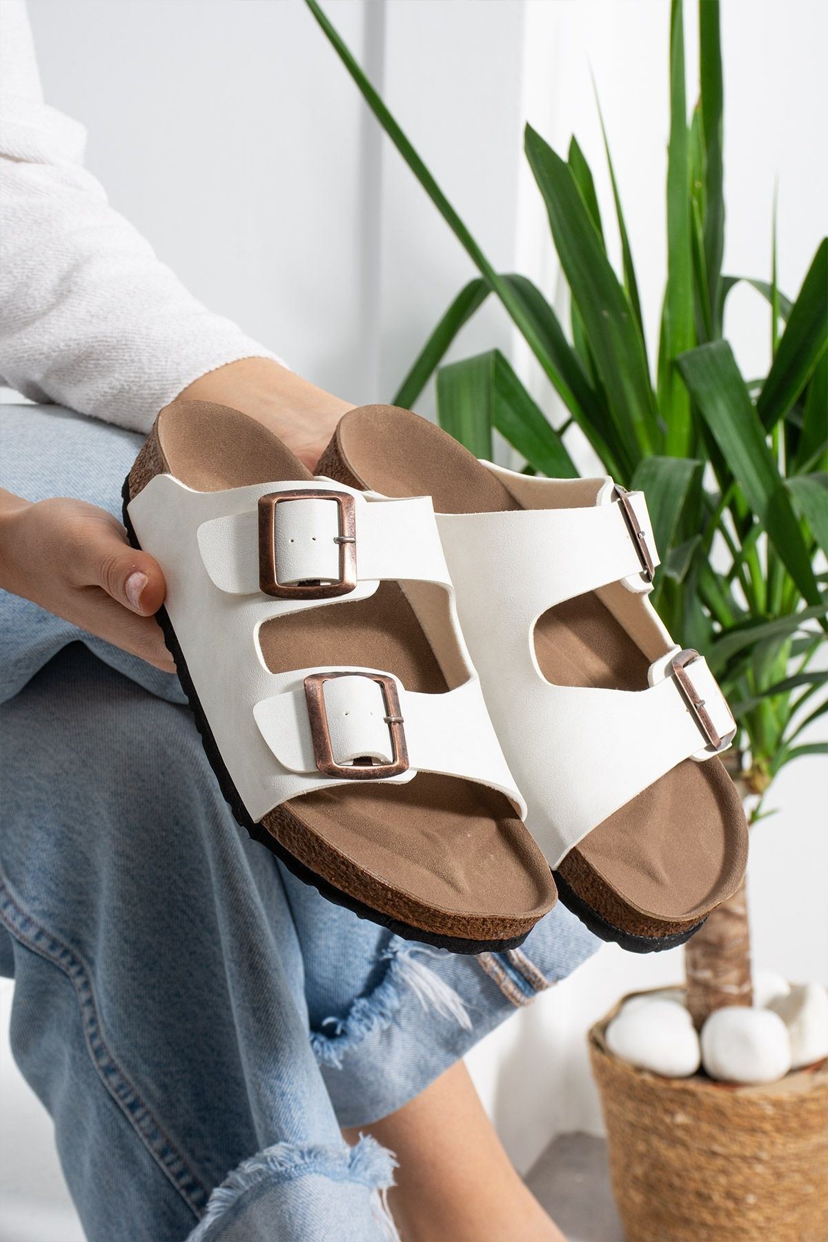 Arona Beyaz Nubuk Çift Bantlı Ortopedik Mantar Taban Premium Terlik