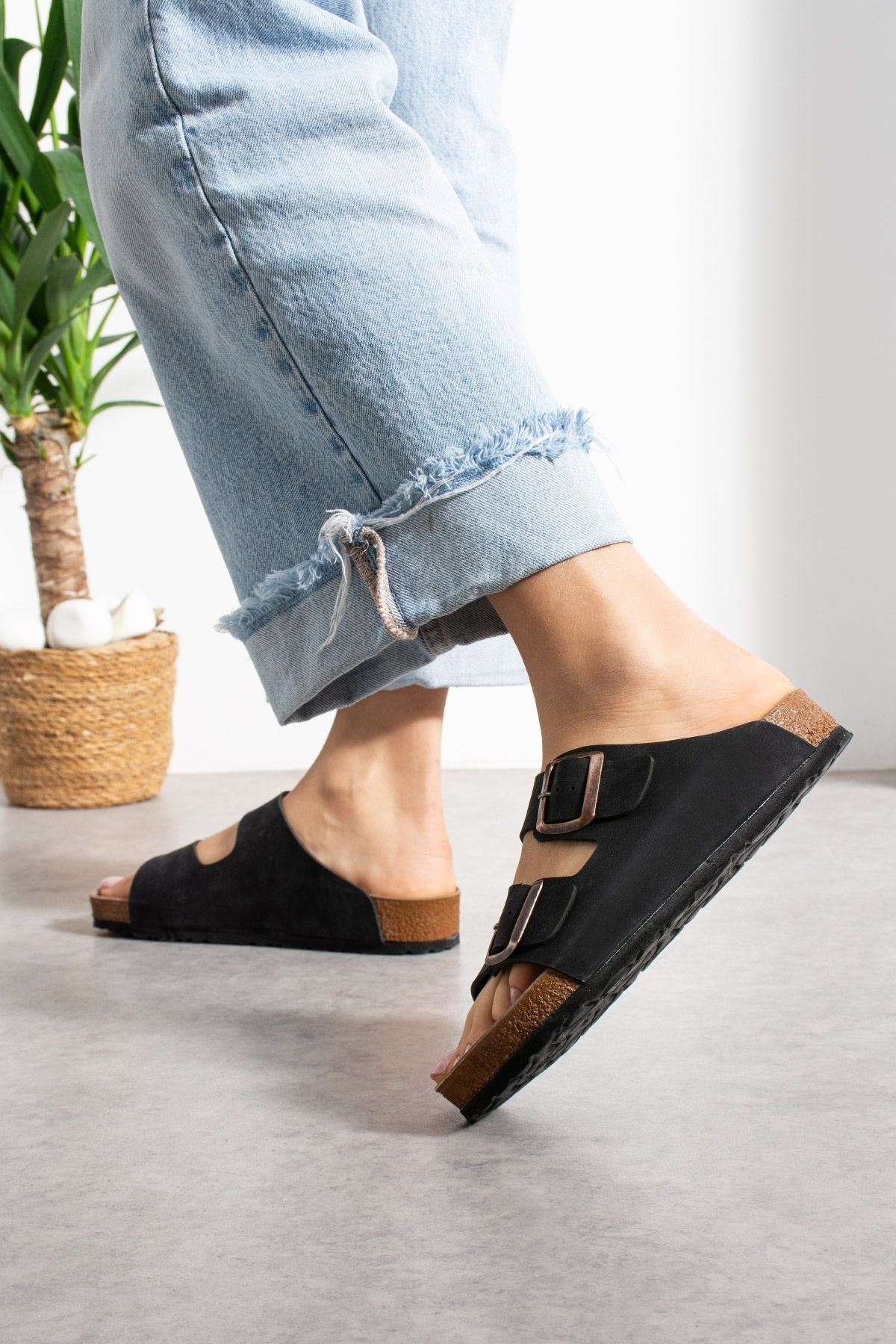 Arona Siyah Nubuk Çift Bantlı Ortopedik Mantar Taban Premium Terlik