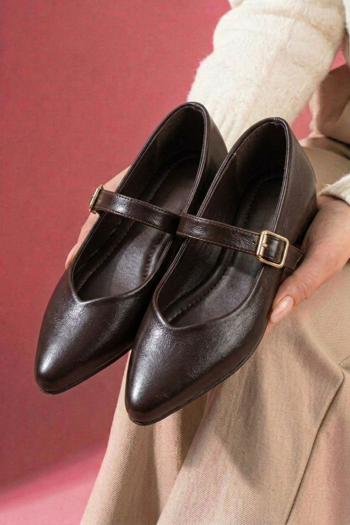 Marion Kahverengi Kırışık Rugan Gold Tokalı Kemerli Sivri Kalıp Babet