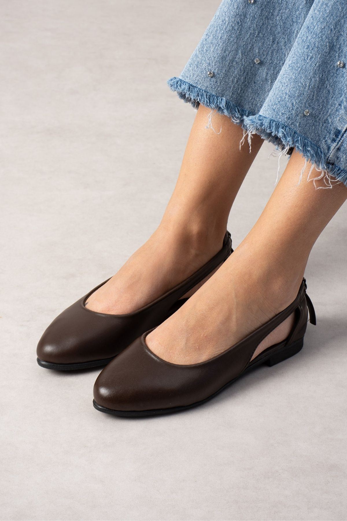 Sibon Kahverengi Cilt  Yanı Açık Arkası Fiyonk Detaylı Babet