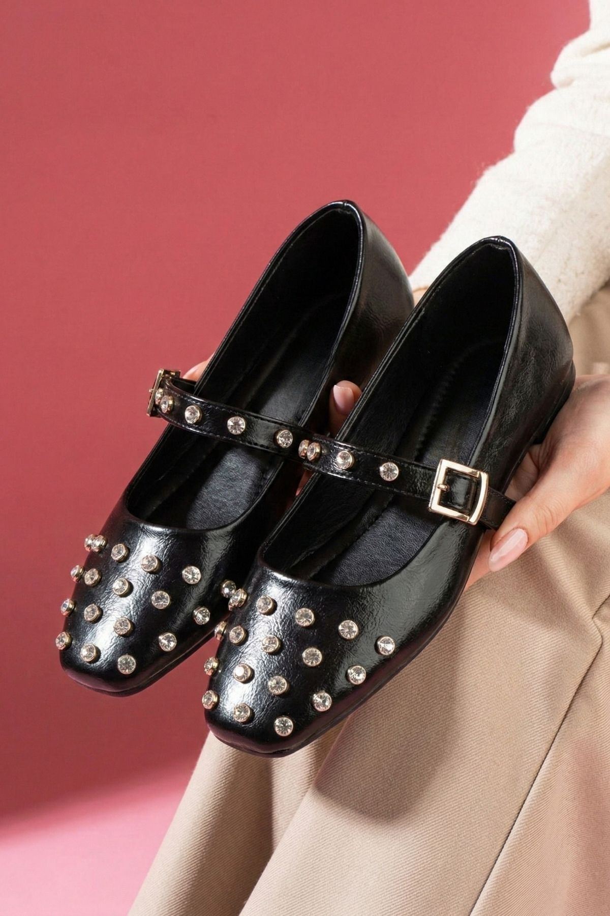 Brilla Siyah Kırışık Rugan Kristal Zımba Taşlı Kemer Bantlı Premium Babet