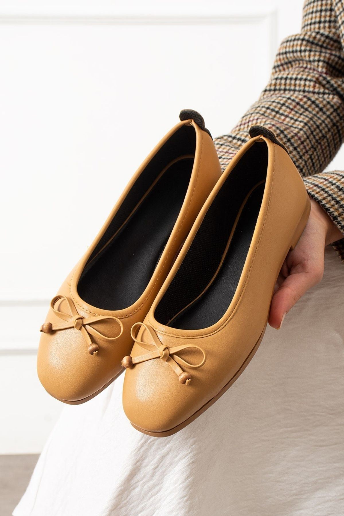 Fiora Vizon Cilt Fiyonklu Ahşap Boncuk Detaylı Babet