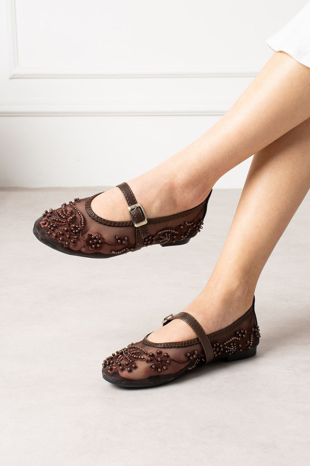 Kaira Kahverengi Tül Nakışlı Boncuk İşlemeli Kemerli Premium Babet