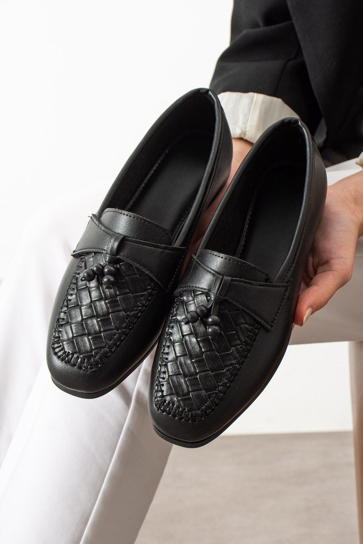 Novera Siyah Örgü Dikiş Saraçlı Boncuk Püsküllü Loafer Babet Günlük Ayakkabı