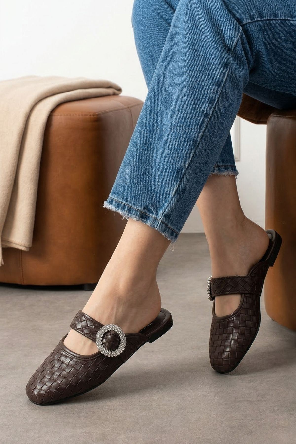 Nordy Kahverengi Örgü Dokulu Taş Tokalı Şık Günlük Model Kadın Terlik