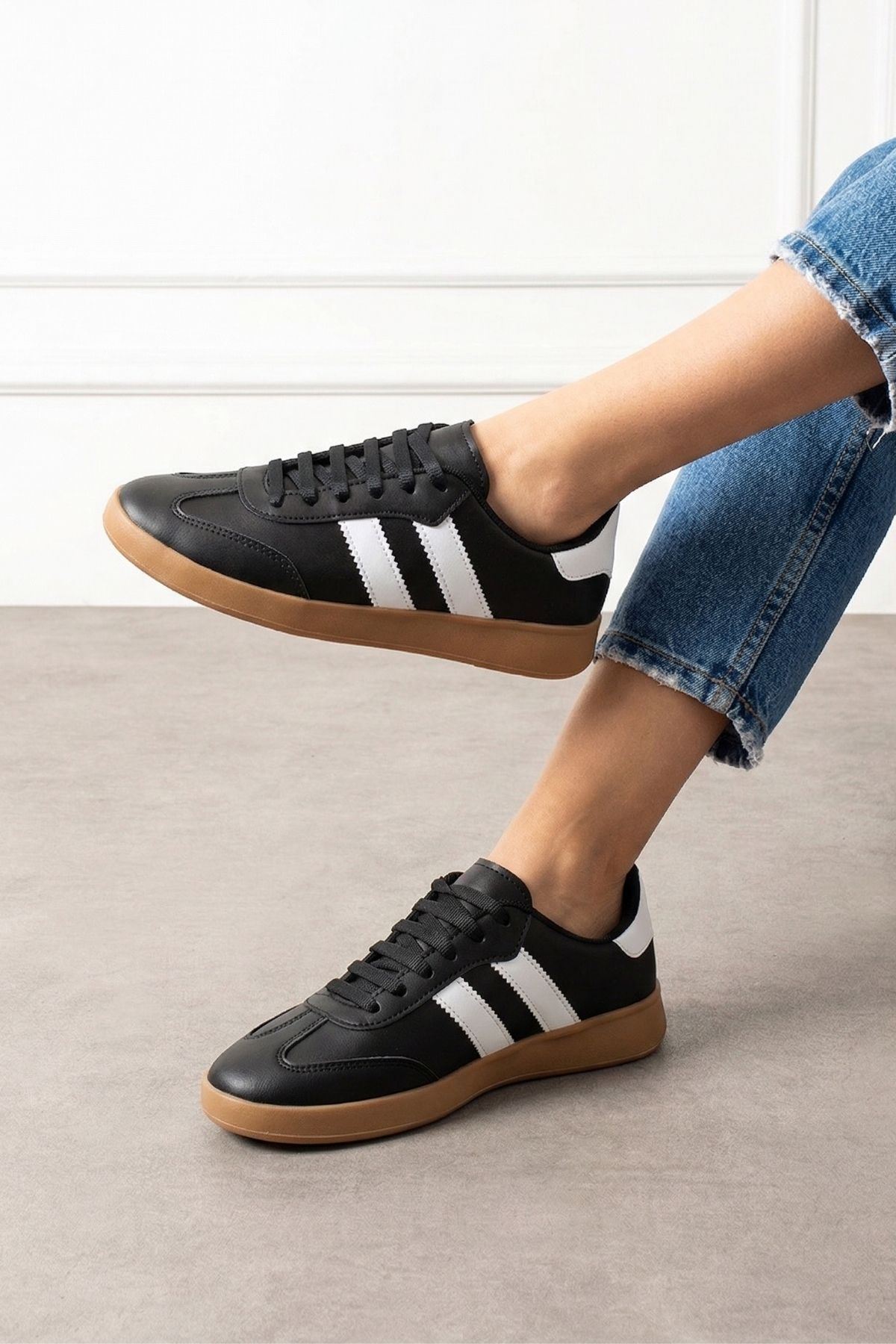 Fortuna Siyah Beyaz Şeritli Bağcıklı Spor Sneaker Ayakkabı