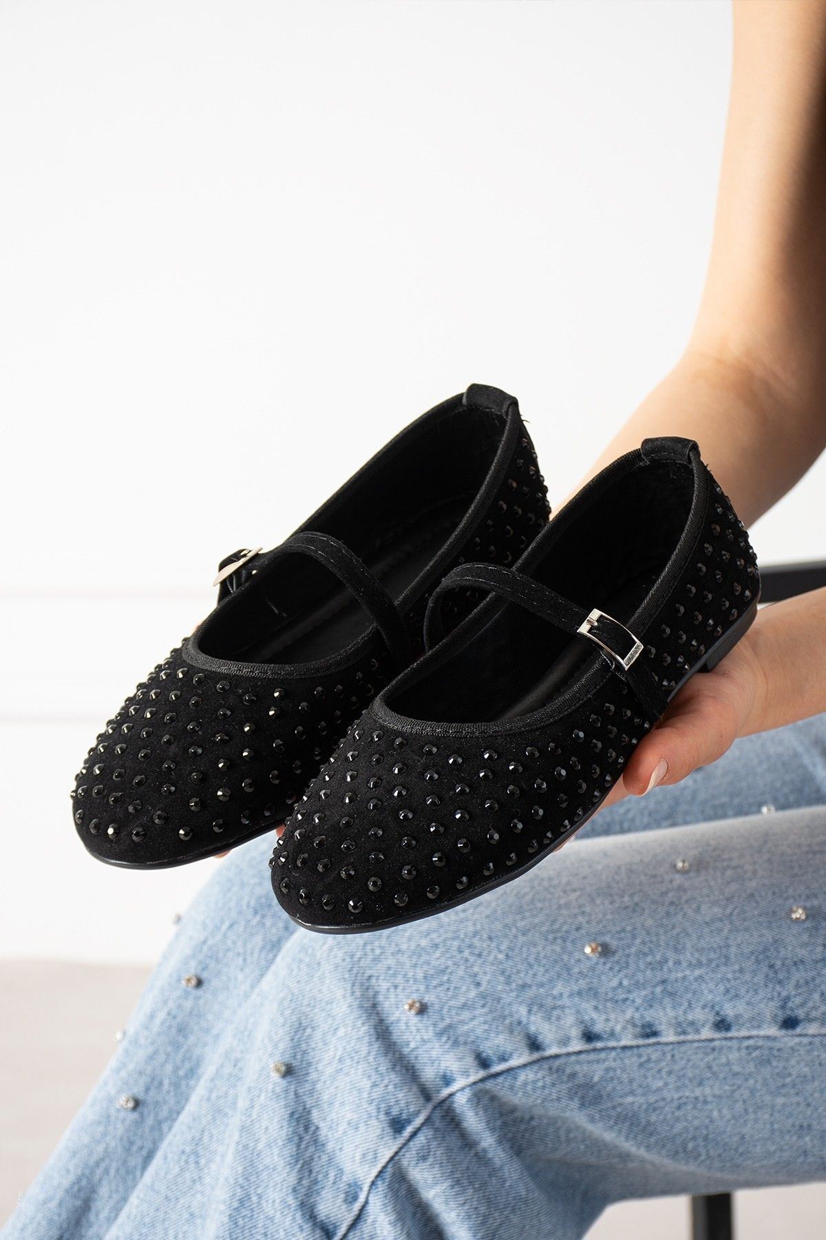 Margot Siyah Süet Taş İşlemeli Nikel Tokalı Kemer Bantlı Babet