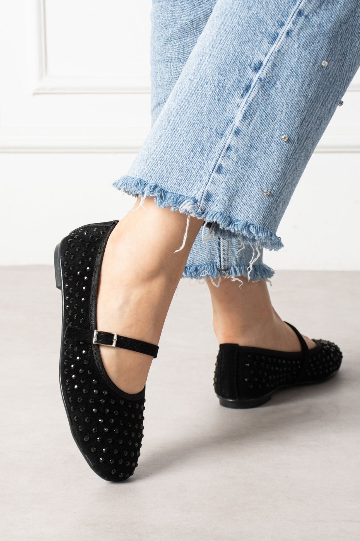 Margot Siyah Süet Taş İşlemeli Nikel Tokalı Kemer Bantlı Babet