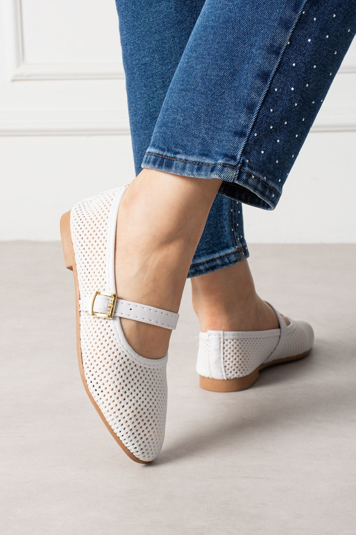 Avila Beyaz Fileli Gold Tokalı Kemer Bantlı Babet