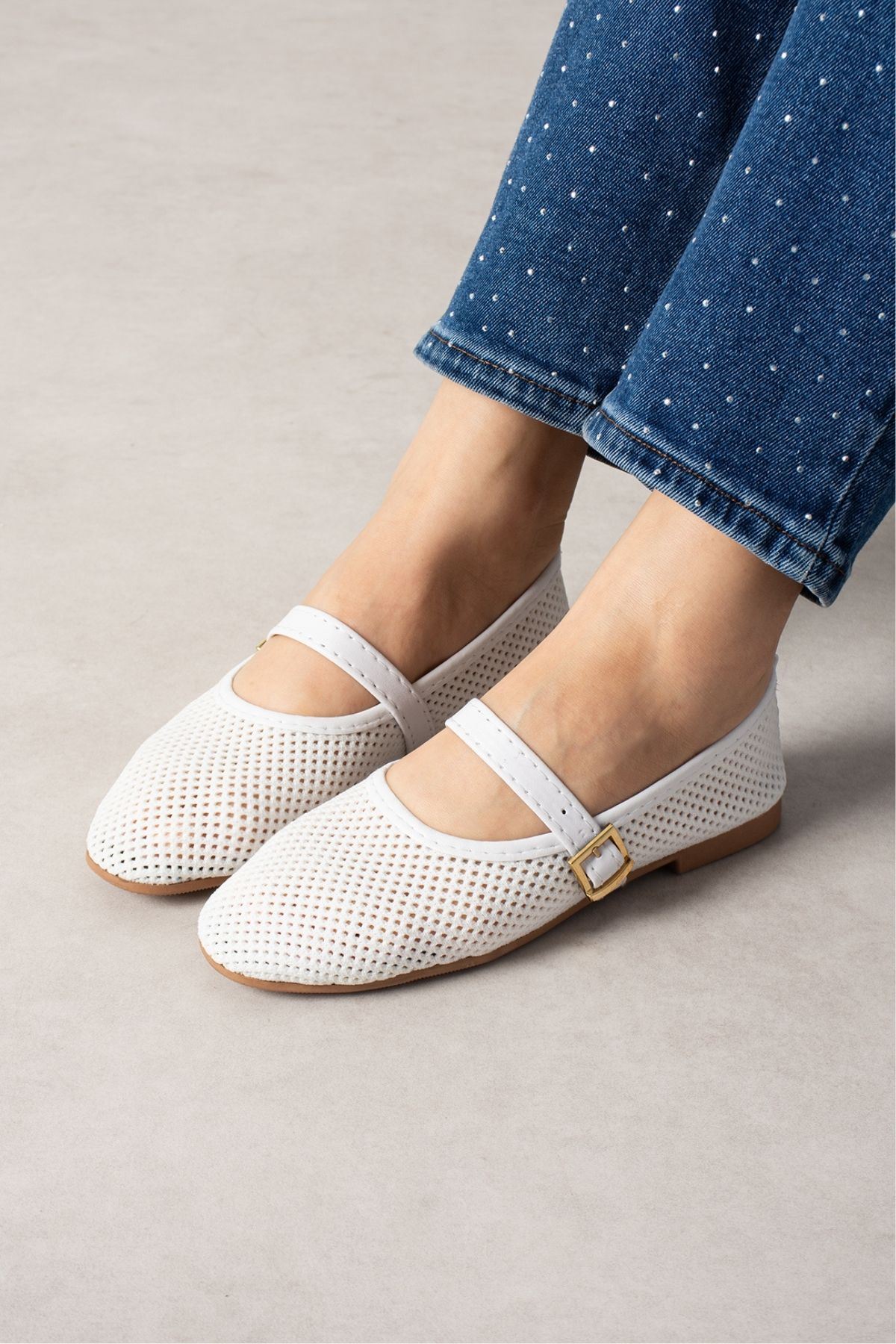 Avila Beyaz Fileli Gold Tokalı Kemer Bantlı Babet