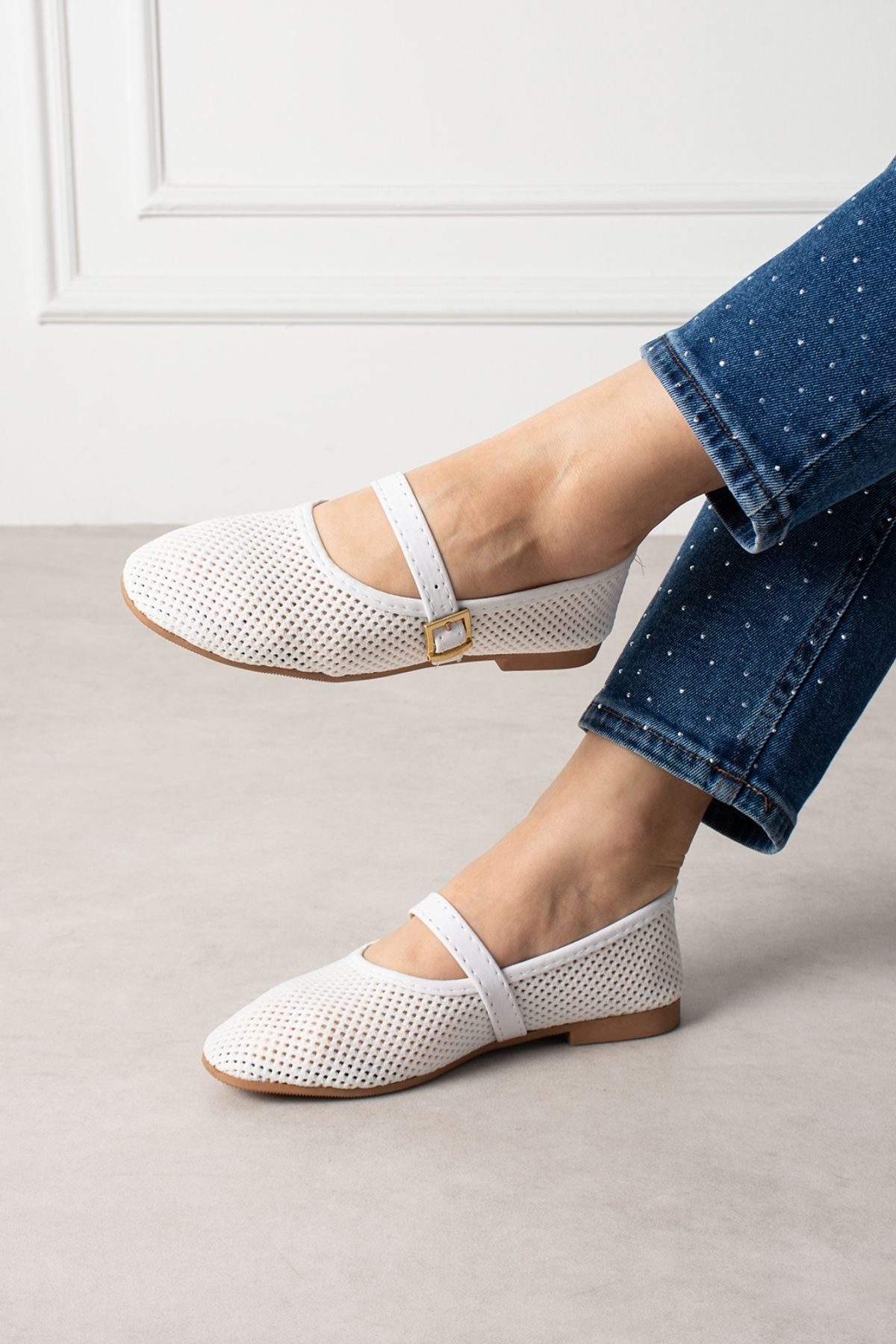 Avila Beyaz Fileli Gold Tokalı Kemer Bantlı Babet