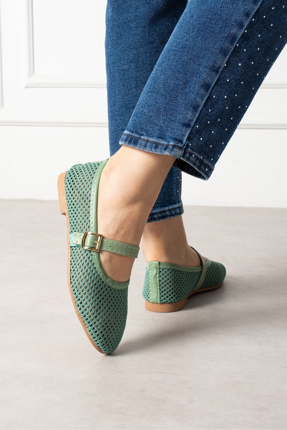 Avila Mint Yeşili Fileli Gold Tokalı Kemer Bantlı Babet