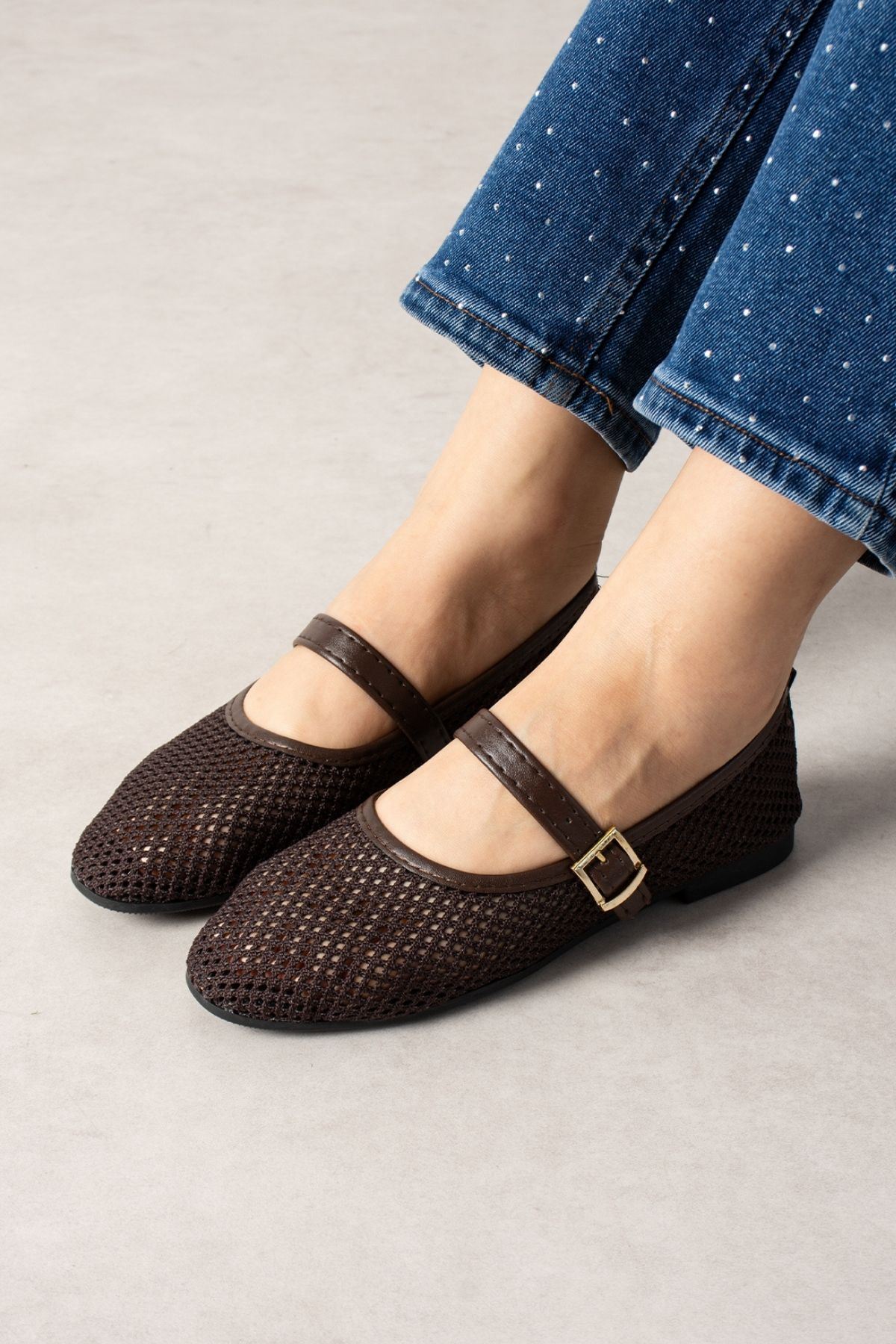 Avila Kahverengi Fileli Gold Tokalı Kemer Bantlı Babet