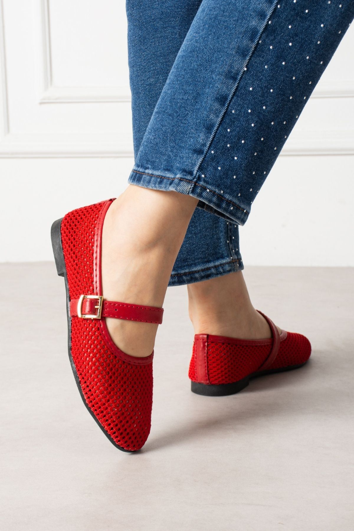 Avila Kırmızı Fileli Gold Tokalı Kemer Bantlı Babet