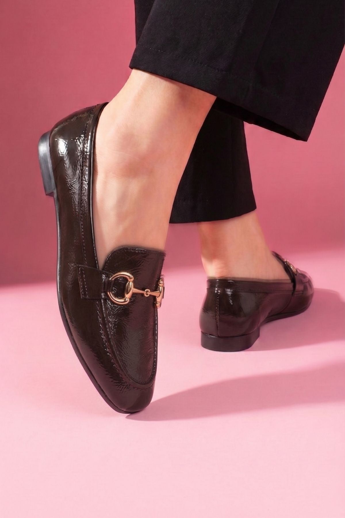 Arven Kahverengi Kırışık Rugan Saraçlı Gold Tokalı Loafer Babet