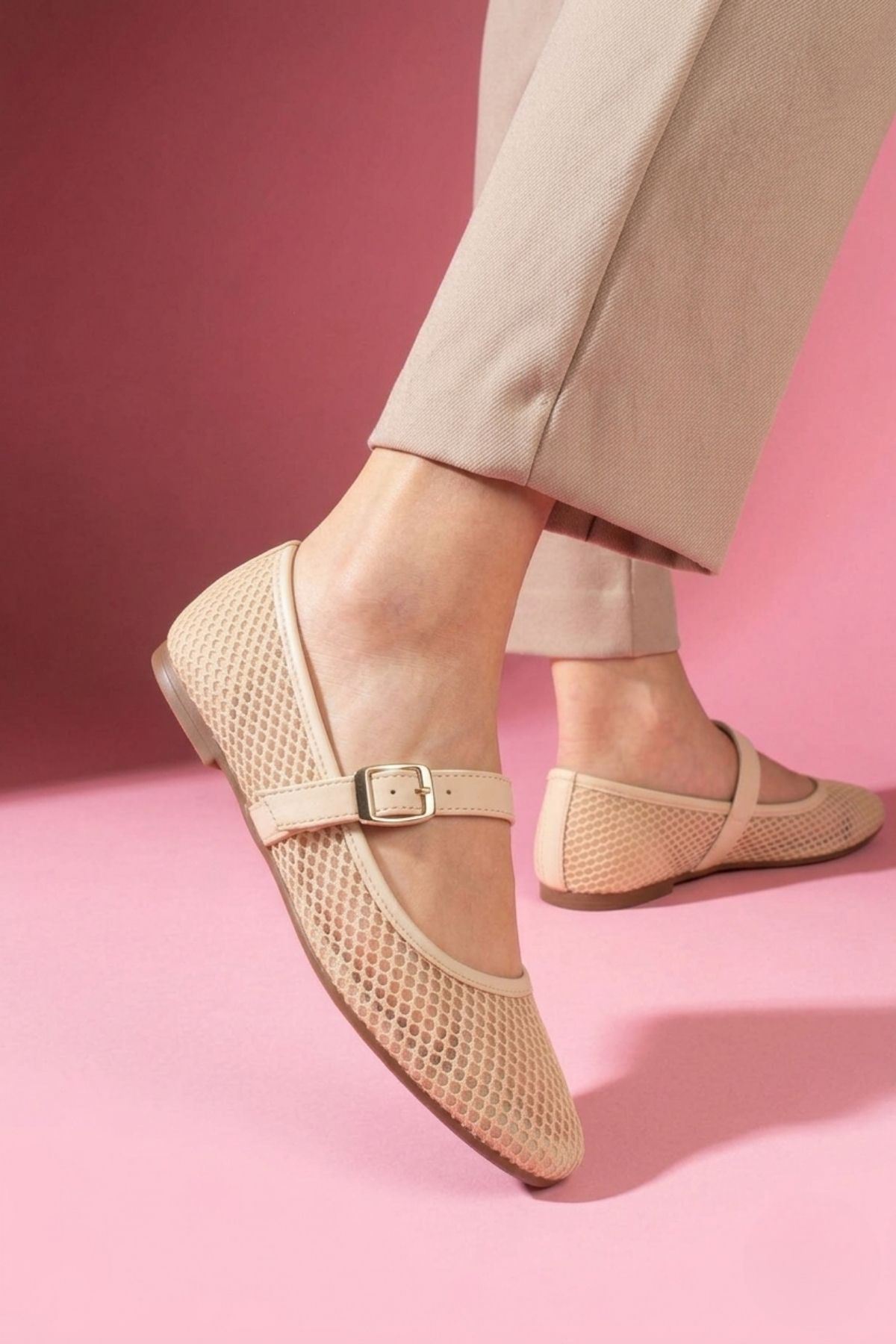 Capri Bej Fileli Nikel Tokalı Kemer Bantlı Babet