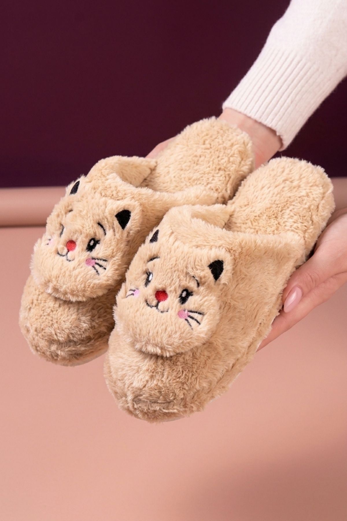 Jeydi Bej Kedi Figürlü Peluş Kışlık Kadın Ev Terliği