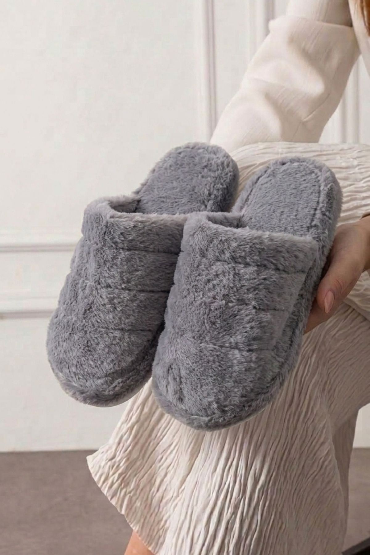 Plampi Gri Çizgi Detaylı Peluş Kadın Kışlık Ev Terliği