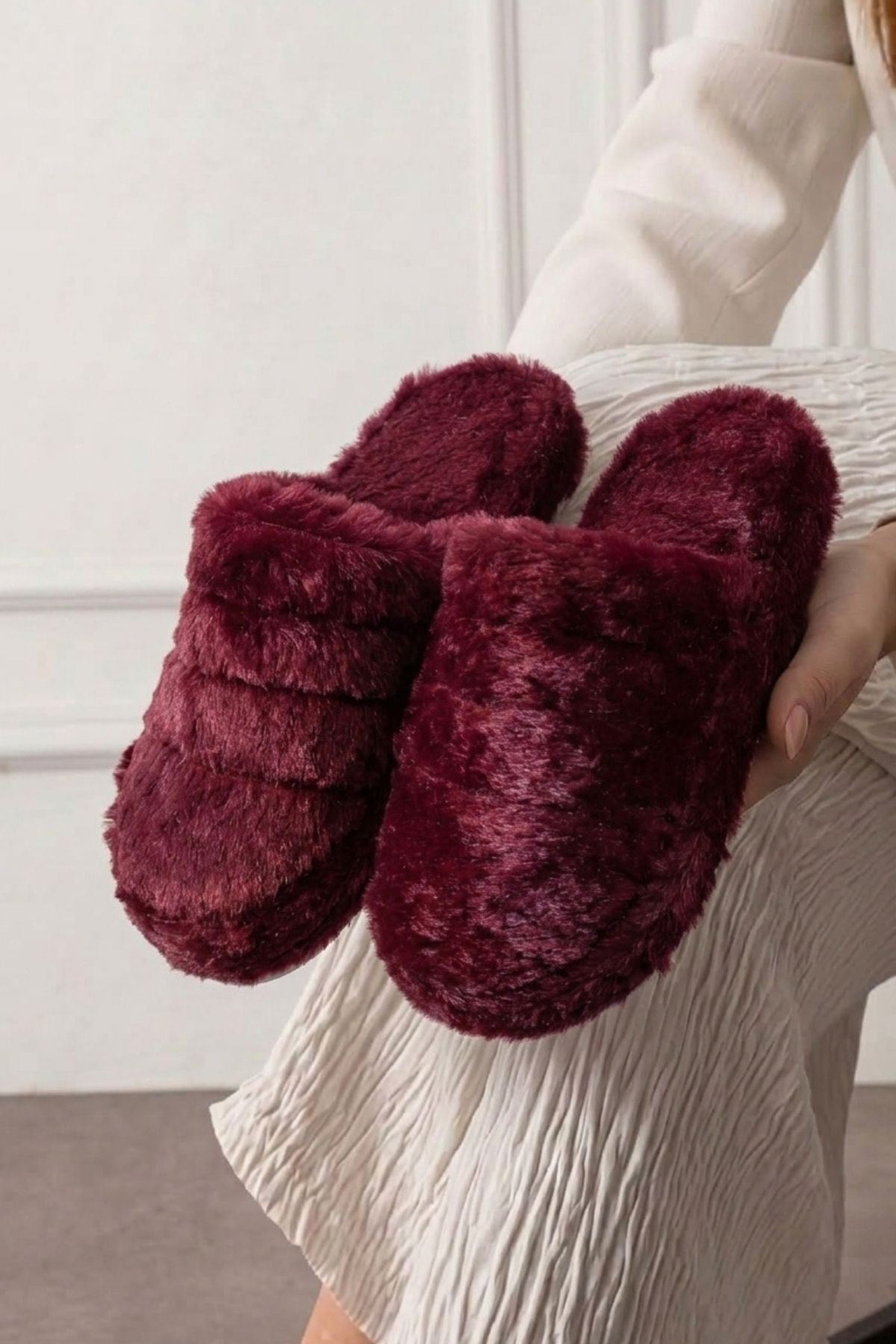 Plampi Bordo Çizgi Detaylı Peluş Kadın Kışlık Ev Terliği