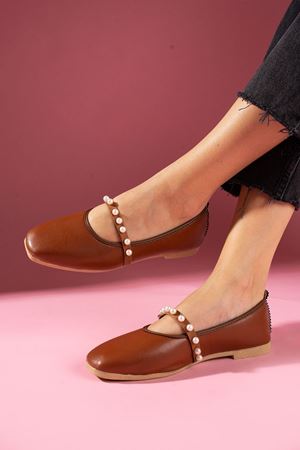 Perly Taba Cilt İnci Bant Aksesuarlı Babet 