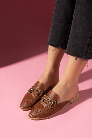 Pavina Taba Lazer Kesim Cilt Deri Gold Aksesuarlı Terlik