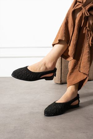 Bekin Siyah Yanı Açık Arkası Fiyonk Detaylı Örgü Triko Babet