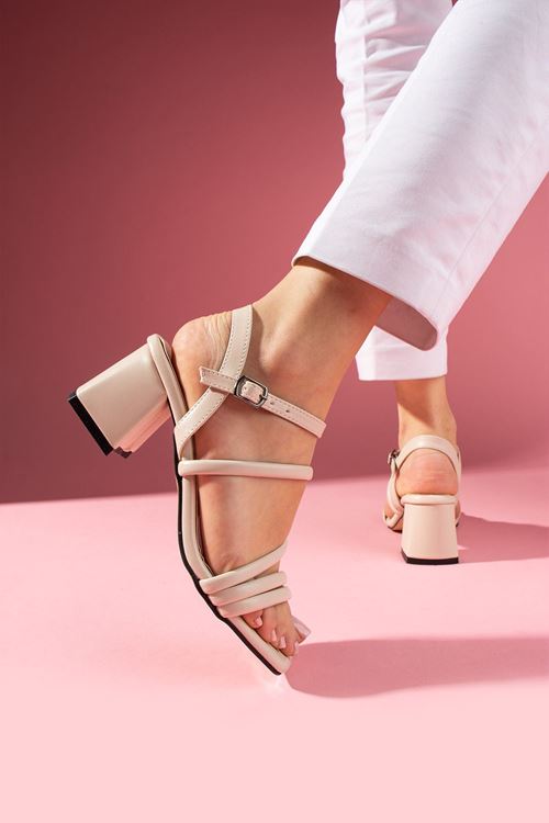 Norma Bej Bilekten Kemerli  Verev Bantlı  Topuklu Sandalet 