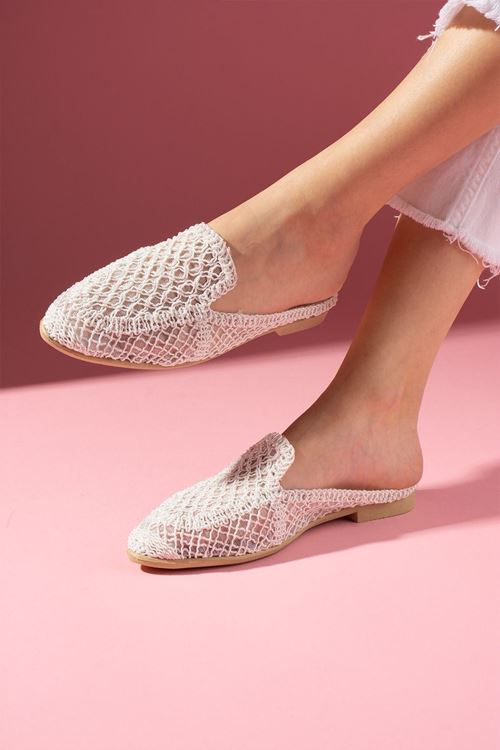 Gandal Beyaz Triko Örgü Detaylı Terlik 