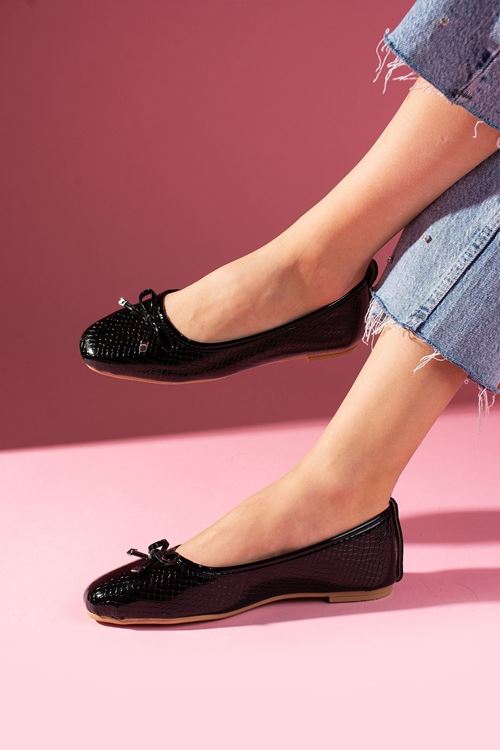 Goldy Siyah Renk Yılan Derisi Motifli Babet