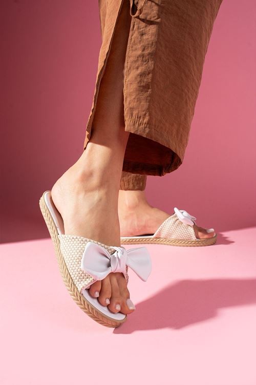 Vanta Beyaz Hasır Sarma Detaylı Fiyonklu Terlik