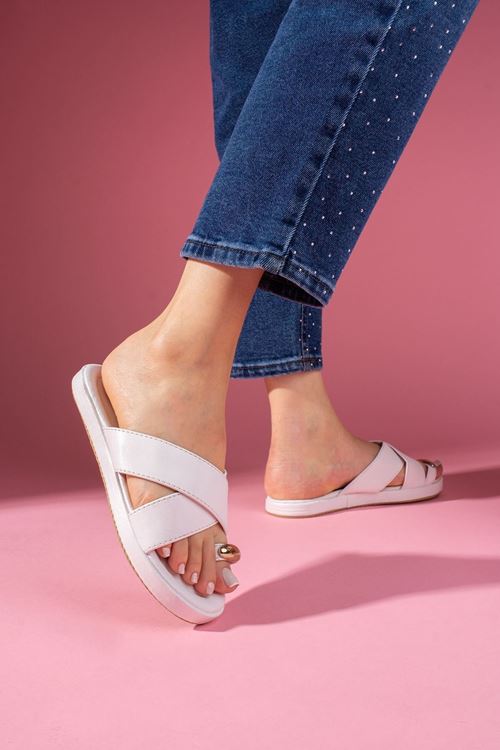 Surfy Beyaz Parmak Arası Damla Aksesuarlı Çapraz Bantlı Terlik