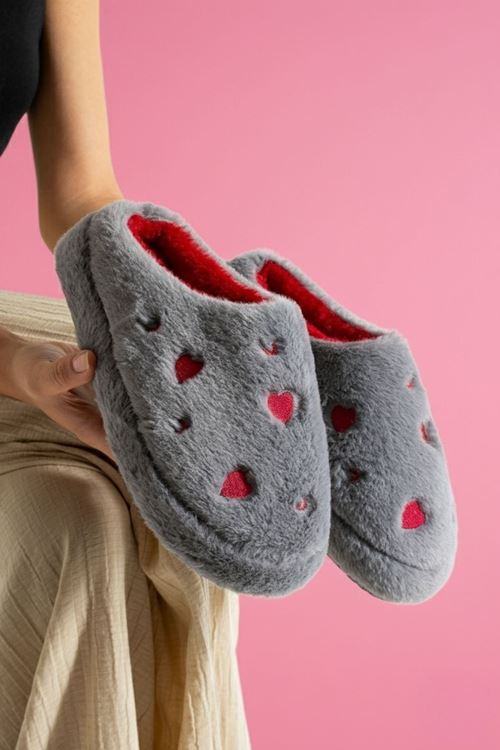 Hartin Gri Kalp Nakış Desenli Peluş Kadın Sessiz Taban Ev Terliği