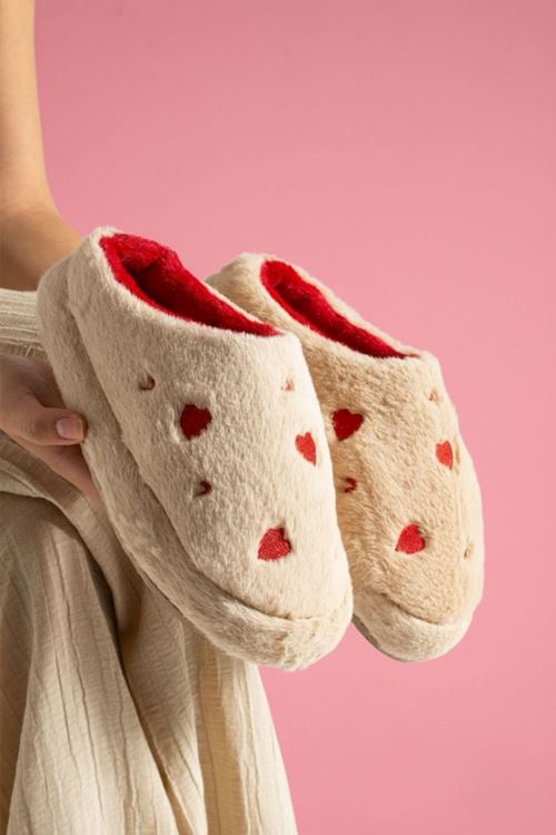 Hartin Bej Kalp Nakış Desenli Peluş Kadın Sessiz Taban Ev Terliği