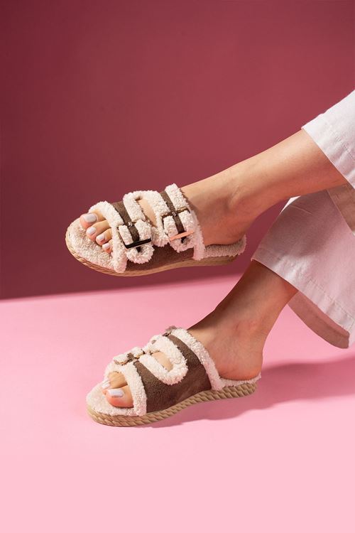 Damy Kahverengi Tokalı Çift Bantlı Peluş Detaylı Ev Terliği