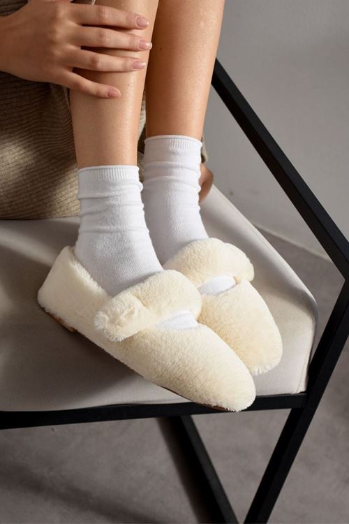 Yumina Beyaz Bantlı Peluş Ev Babeti