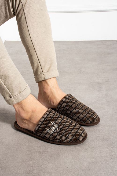 Astra  Erkek  Kahverengi Kare Desenli Önü Kapalı  Ev Terliği  