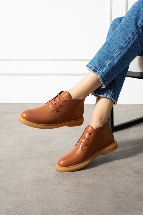 Pumpy Taba Cilt Bağcıklı Kadın Bot