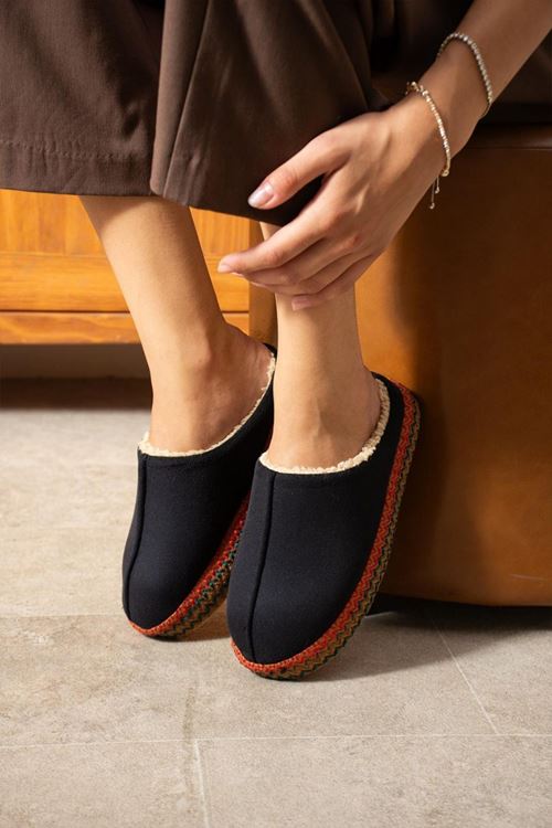 Raffy Siyah Süet Dikiş Detaylı Yarı Kapalı Sessiz Kaymaz Şerit Kaplamalı Thermo Taban Ev Terliği