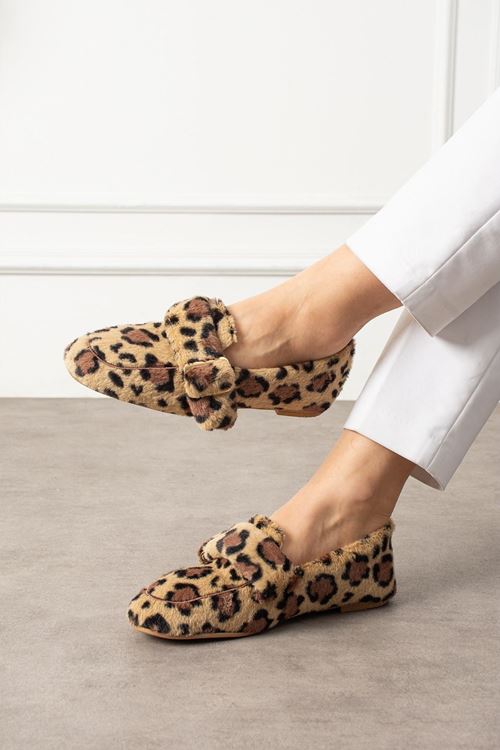 Alexis Leopar Tokalı Sraç Detaylı Bantlı Peluş Ev Babeti