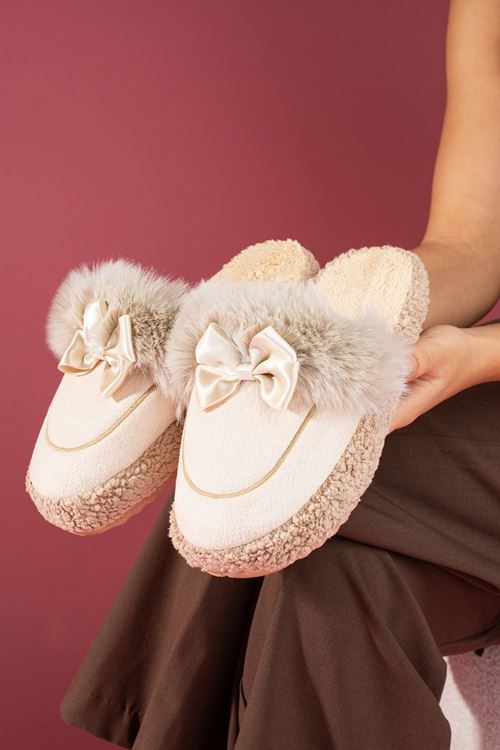 Lufina Bej Fiyonklu Kürk Yakalı Saraç Detaylı Sessiz Taban Ev Terliği