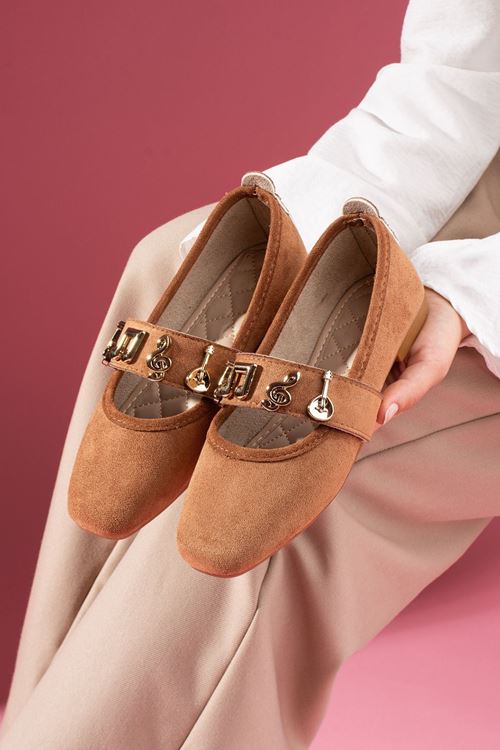 Melora Taba Süet Gold Nota Aksesuar Bantlı Babet