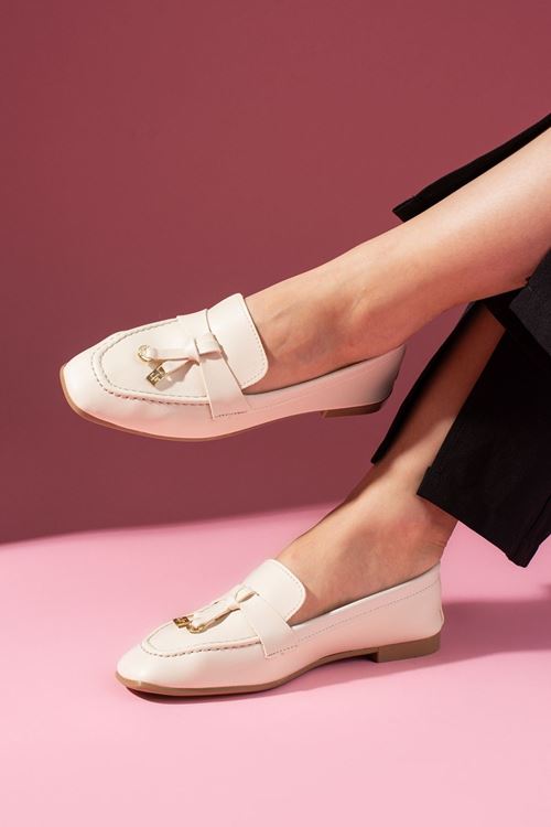 Viona Bej Cilt Saraçlı Mini Fiyonk Aksesuarlı Loafer Babet