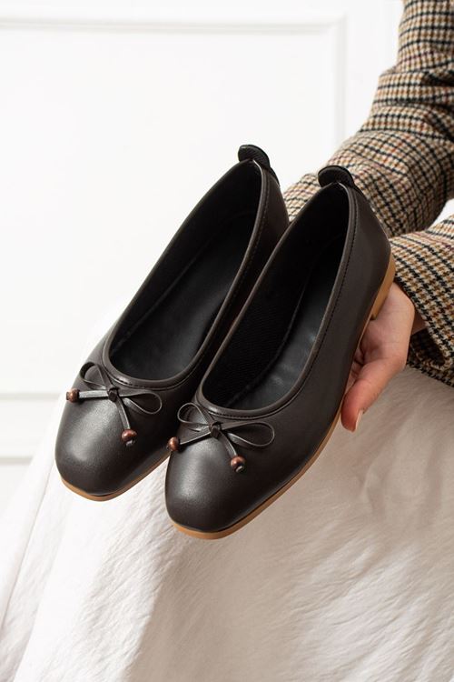 Fiora Kahverengi Cilt Fiyonklu Ahşap Boncuk Detaylı Babet