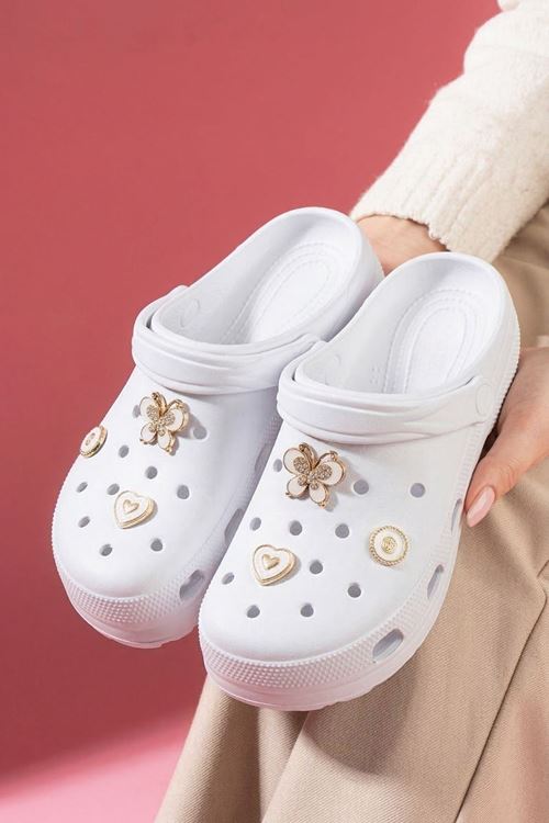 Ronda Beyaz Kelebek Kalp Aksesuarlı Delikli Önü Kapalı Islak Zemin Terlik ve Sandalet