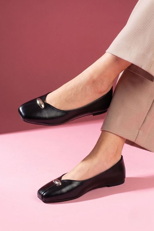 Breno Kahverengi Kırışık Rugan Damla Aksesuarlı Babet