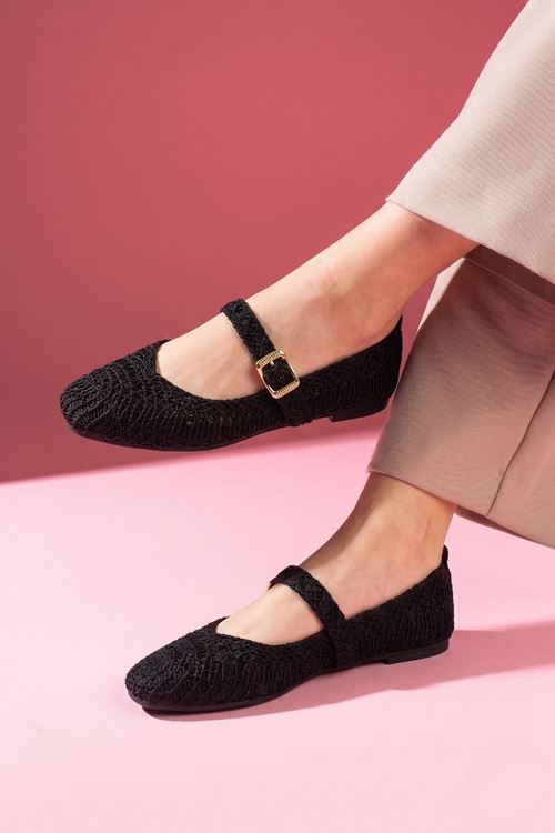 Minori Siyah Örgü Dokulu Gold Tokalı Kemerli Triko Babet