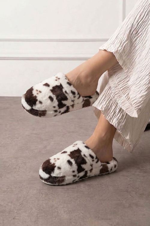 Moofy Kahverengi Benekli Beyaz Peluş Kadın Kışlık Ev Terliği