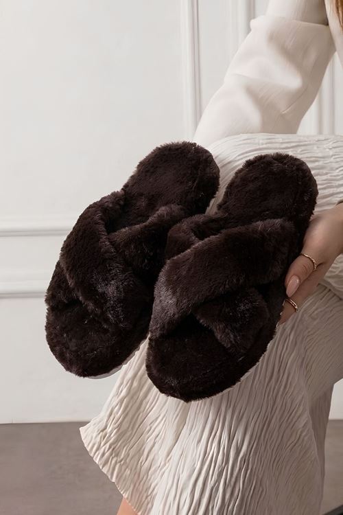 Krossa Kahverengi Çapraz Bantlı Peluş Kadın Kışlık Ev Terliği