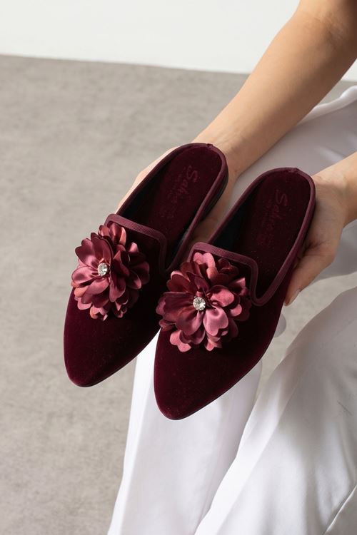 Peoni Bordo Çiçek Aksesuarlı Kadife Dokulu Elegant Nişan Çeyiz Bohça Misafir Ev Terliği