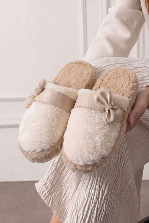 Ribbo Bej Kurdele Detaylı Beyaz Peluş Kadın Kışlık Ev Terliği